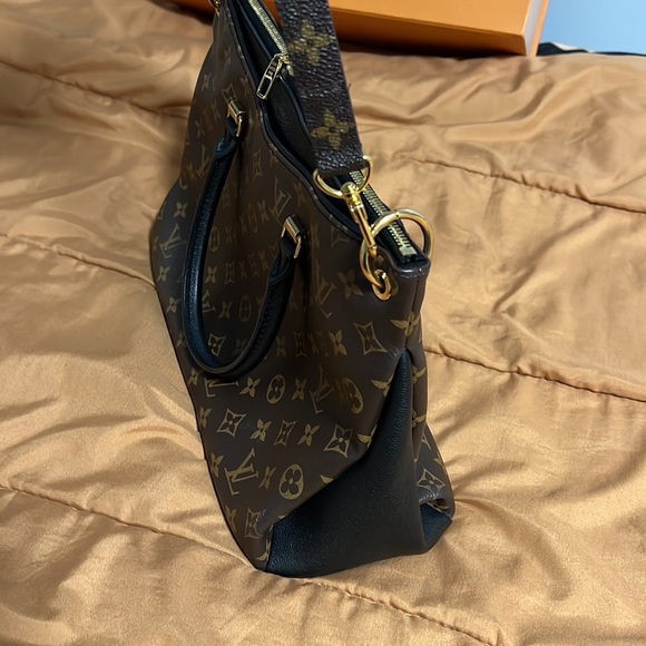 Louis Vuitton Monogram Pallas MM Handbag - Picture 3 of 16